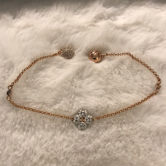 Swarovski Latisha Flower Remix Bracelet - Picture 4 of 6